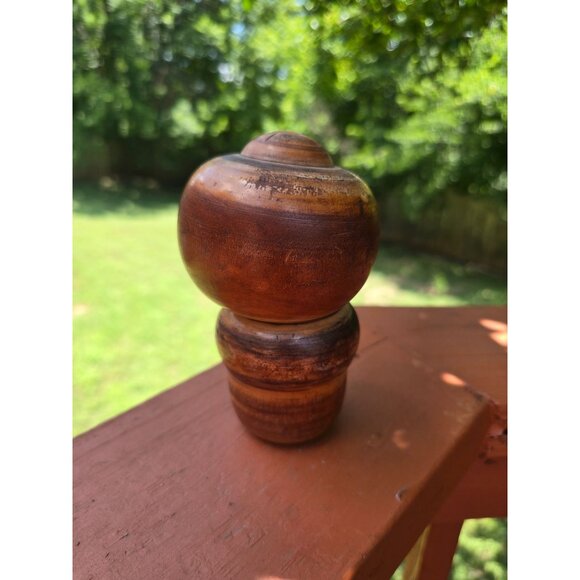 Vintage Handcrafted Wooden Kokeshi Doll With Floral Details & Red Hat - Picture 3 of 5